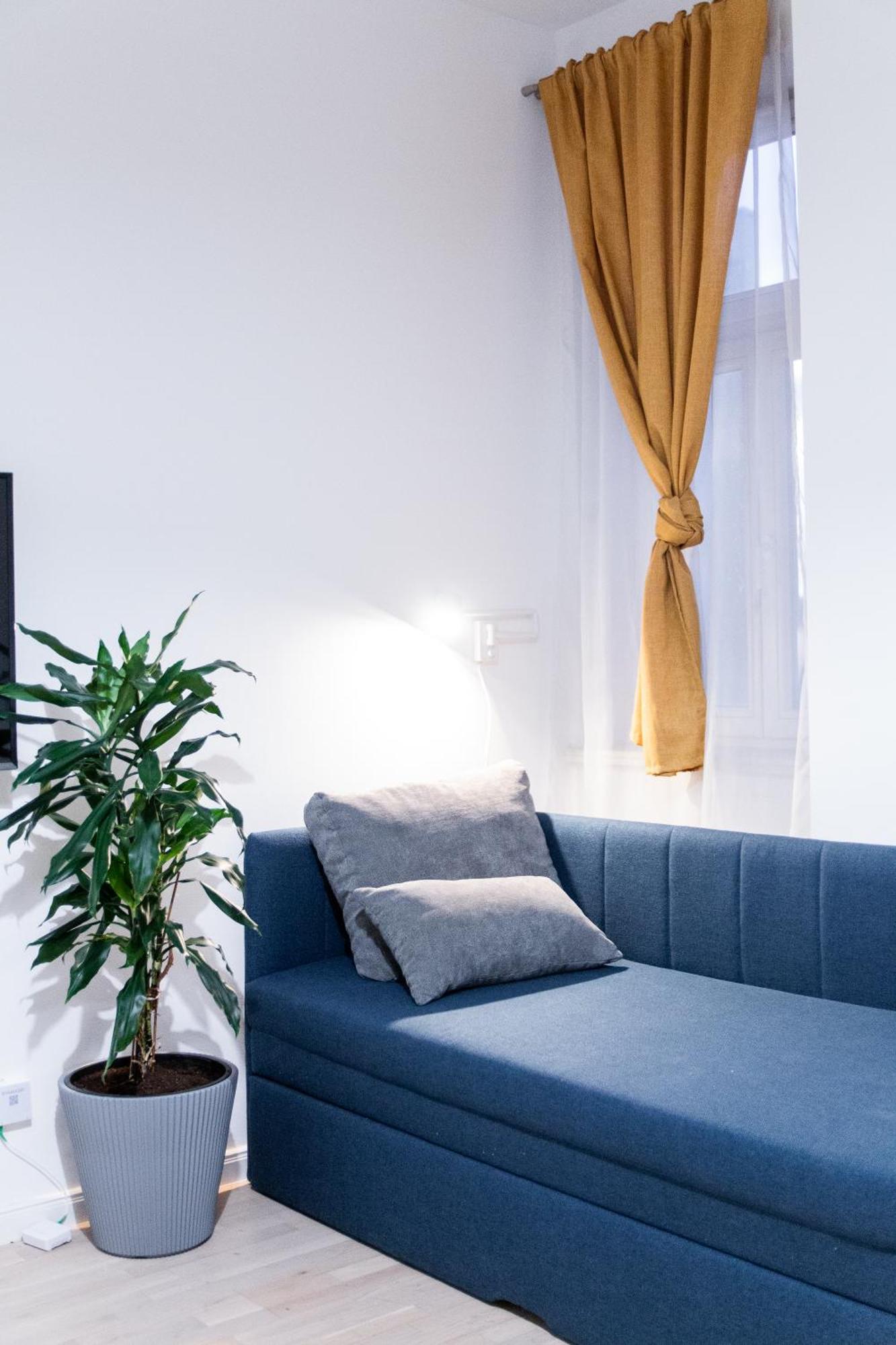 Cozy Minimalist Retreat In The Heart Of