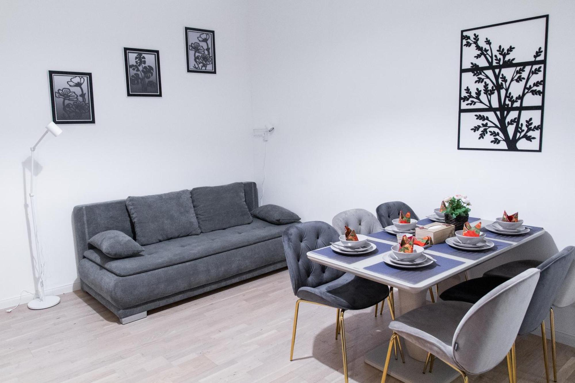 Cozy Minimalist Retreat In The Heart Of *