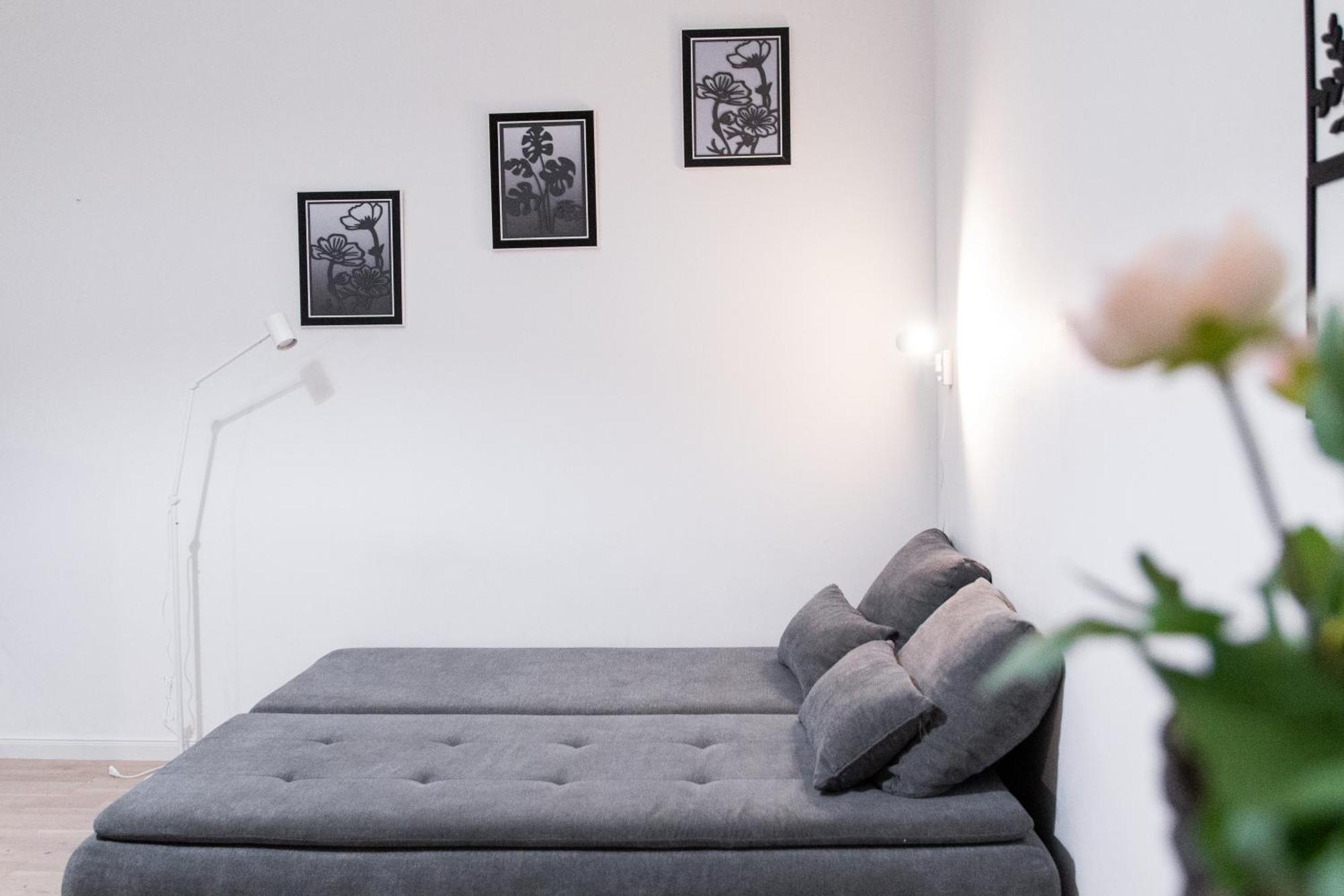 Cozy Minimalist Retreat In The Heart Of Appartamento Praga