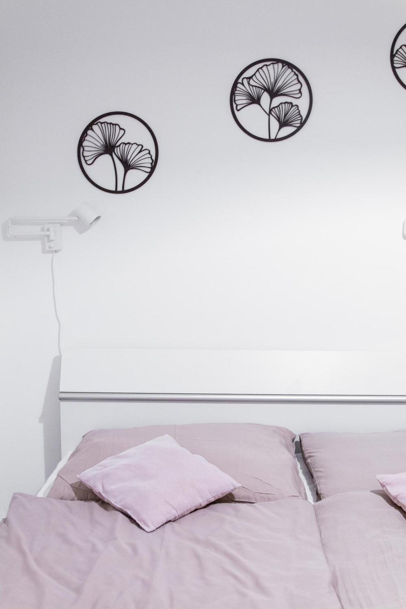 Cozy Minimalist Retreat In The Heart Of Praga