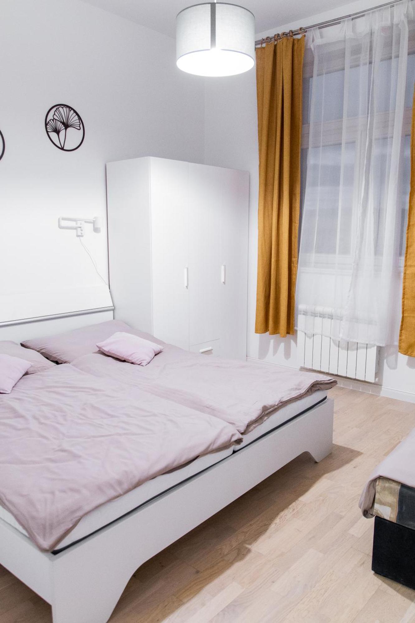Cozy Minimalist Retreat In The Heart Of * Praga